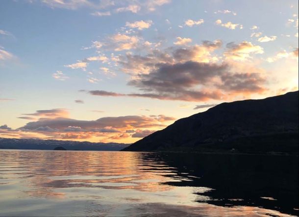 Altafjorden i flammer. Foto: Tonje Aurland Storholt